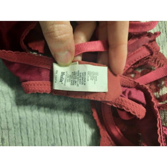 Vintage Gold Label Victoria's Secret 34A Unlined Demi Bra Burgundy Lace - Picture 5 of 5